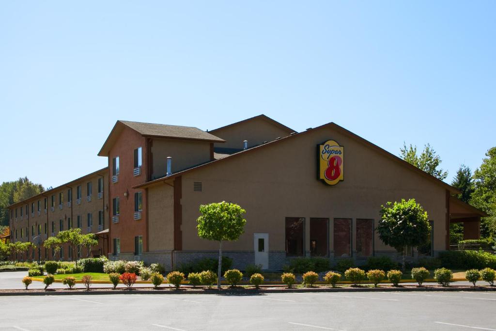 Super 8 by Wyndham Kelso Longview Area Main image 1